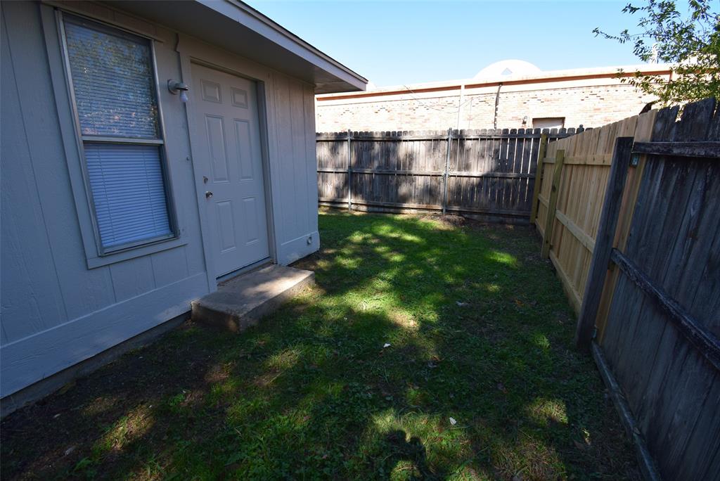 305 E Chestnut Street, Kaufman, TX 75142
