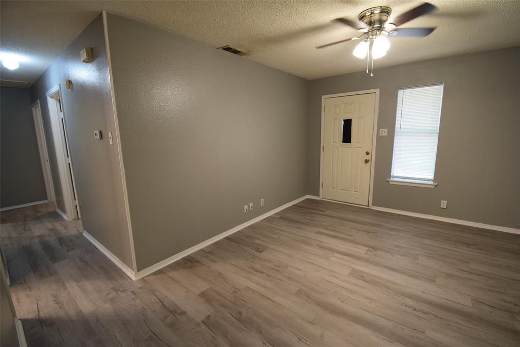 305 E Chestnut Street, Kaufman, TX 75142
