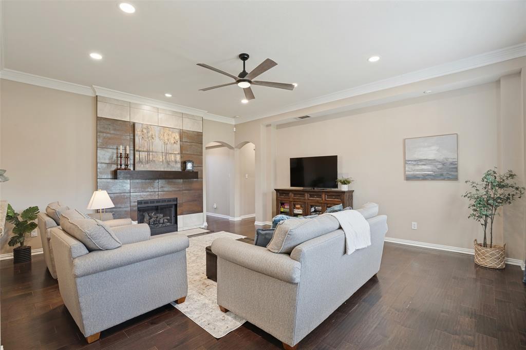 909 Palm Desert Drive, Garland, TX 75044