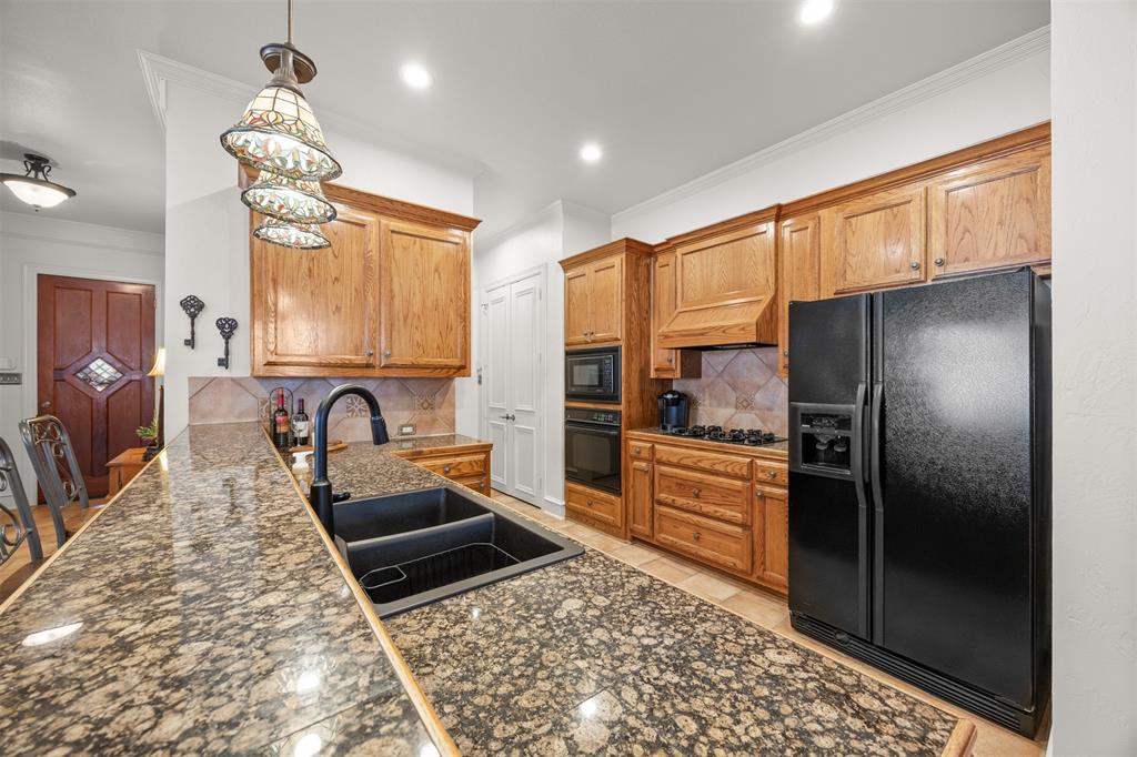 Large open kitchen Large open kitchen
