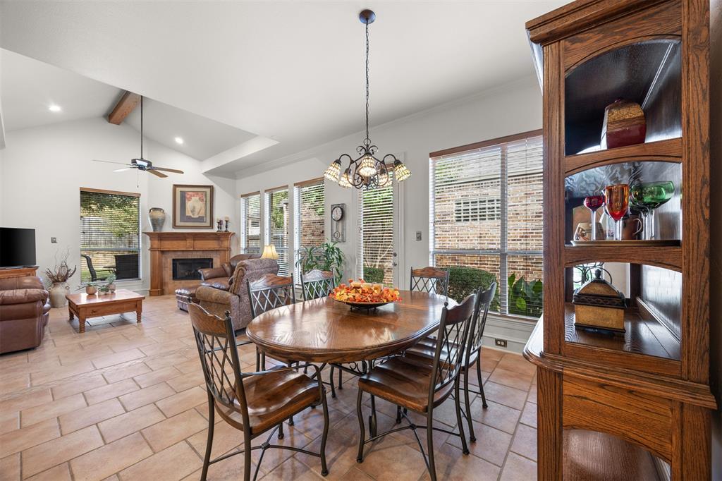 Spacious dining for intimate gatherings or large groups. Spacious dining for intimate gatherings or large groups.