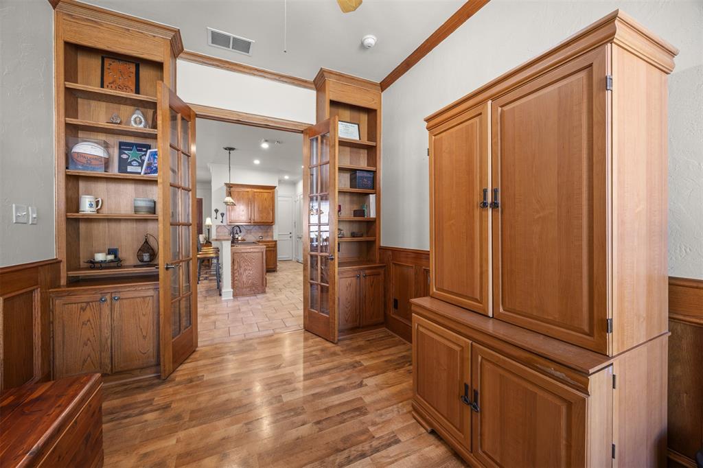 Spacious study that could also serve as Bedroom #3. Spacious study that could also serve as Bedroom #3.