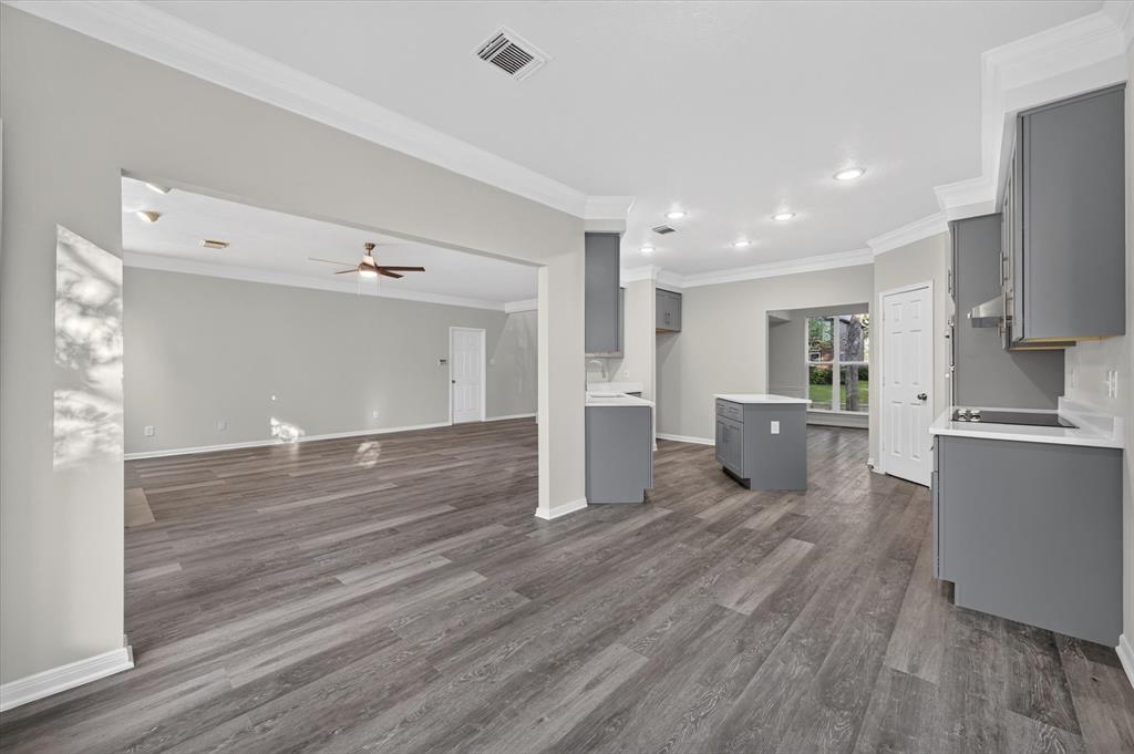 2312 Honeylocust Drive, Irving, TX 75063