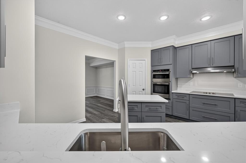 2312 Honeylocust Drive, Irving, TX 75063