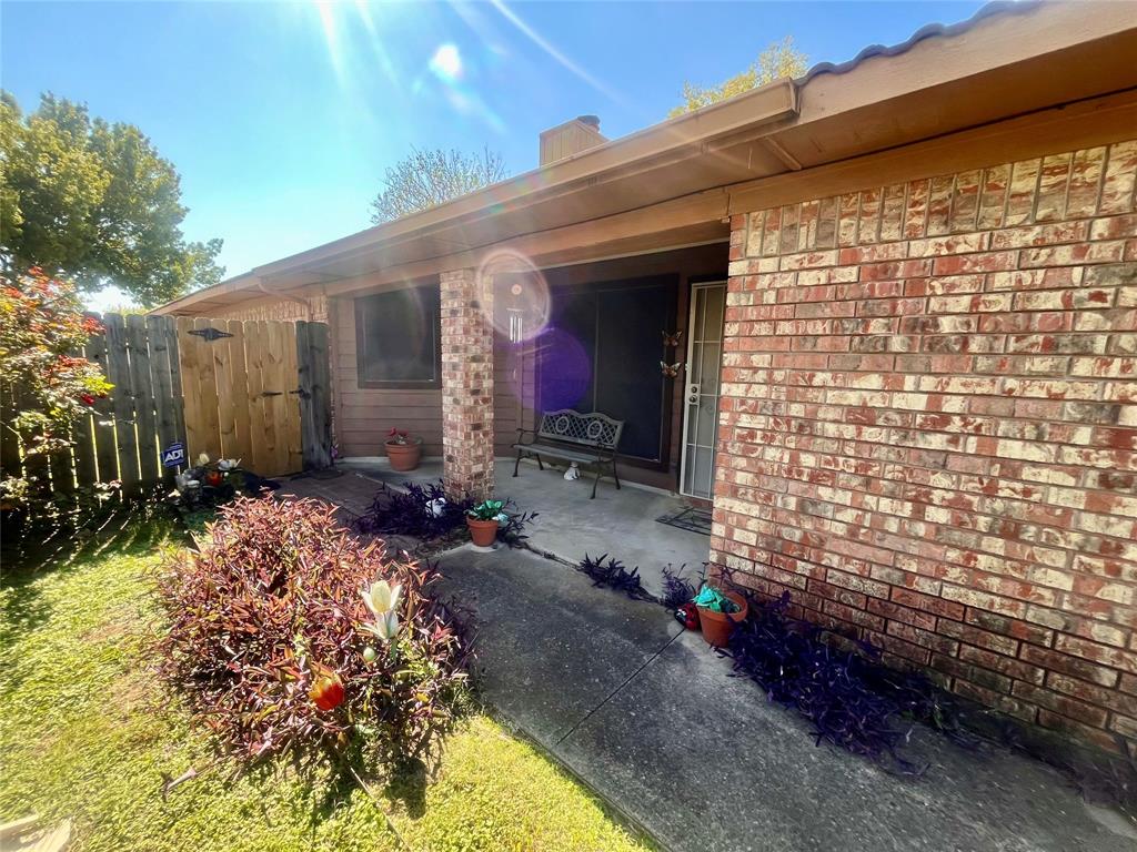 1116 Sandalwood Lane, DeSoto, TX 75115