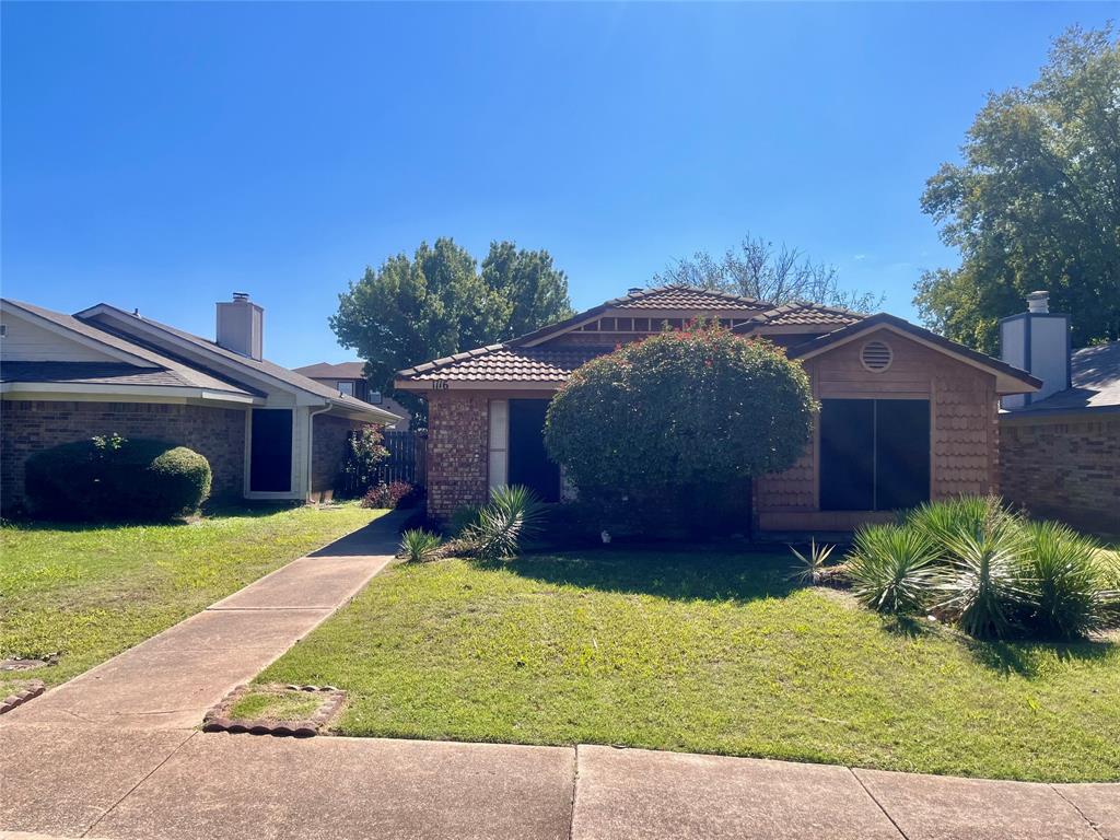 1116 Sandalwood Lane, DeSoto, TX 75115