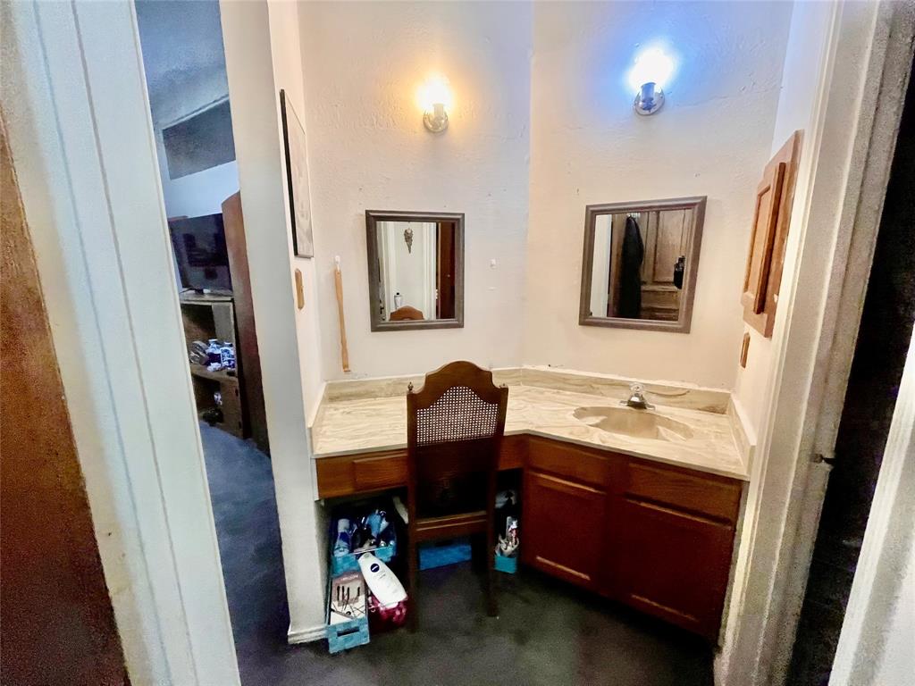 1116 Sandalwood Lane, DeSoto, TX 75115