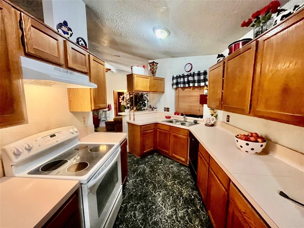 1116 Sandalwood Lane, DeSoto, TX 75115