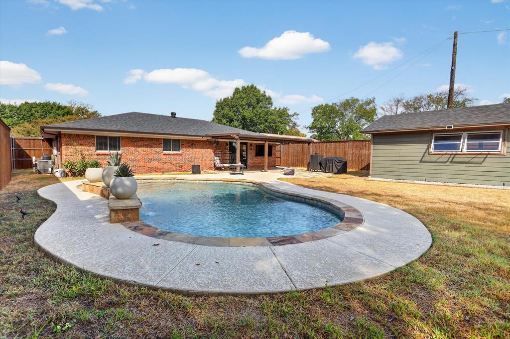 714 Hill City Drive, Duncanville, TX 75116