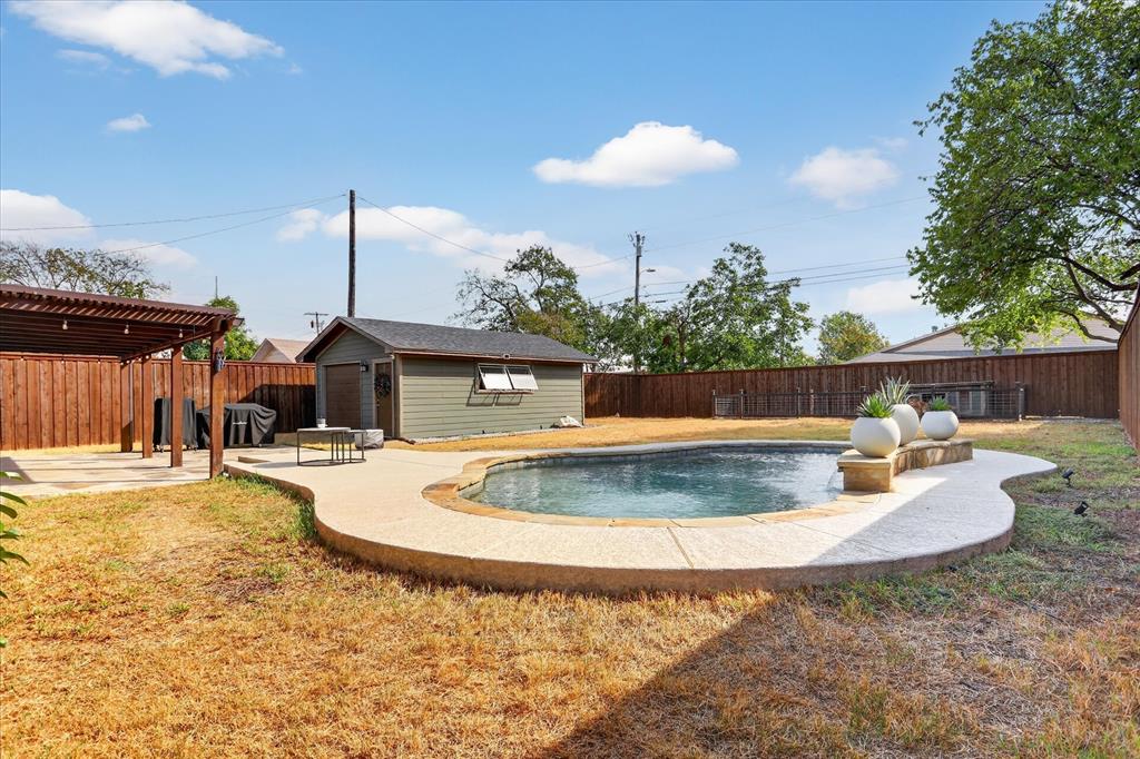 714 Hill City Drive, Duncanville, TX 75116