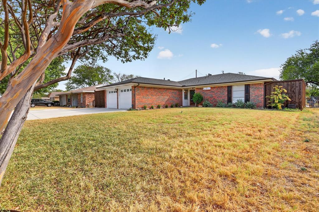 714 Hill City Drive, Duncanville, TX 75116