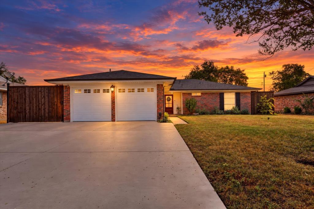 714 Hill City Drive, Duncanville, TX 75116