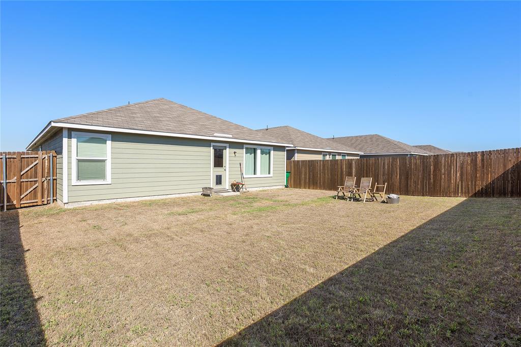 1527 Trick Riding Way, Crandall, TX 75114