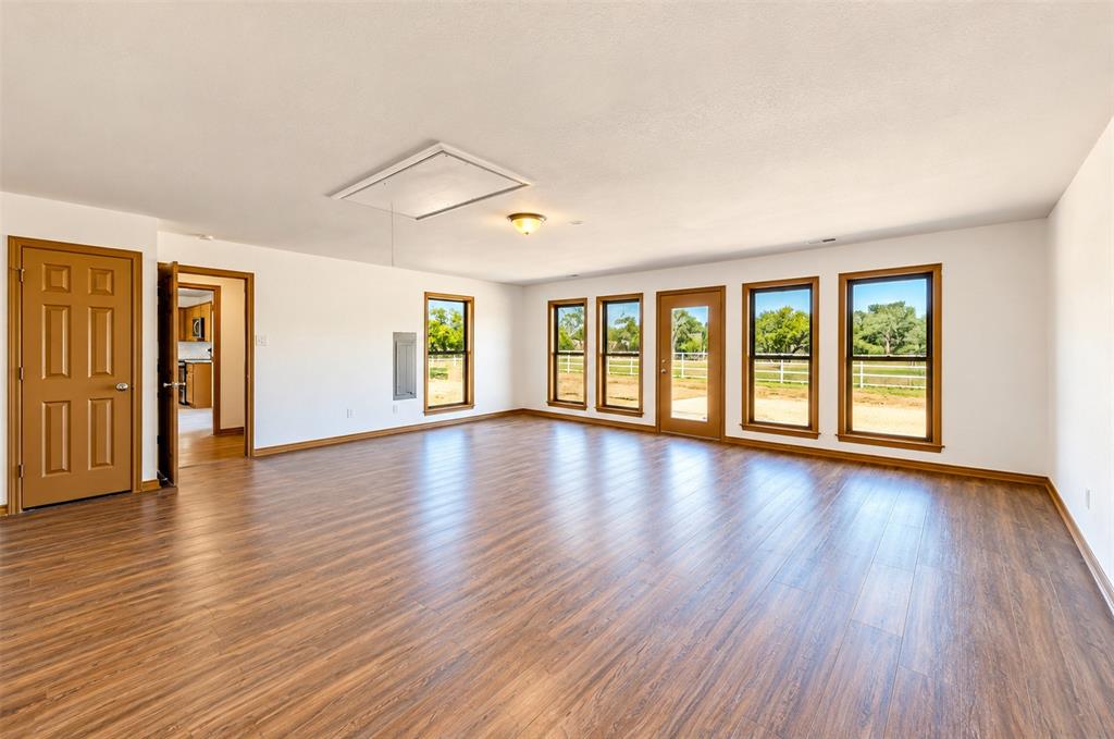 9720 Bluebonnet Drive, Scurry, TX 75158