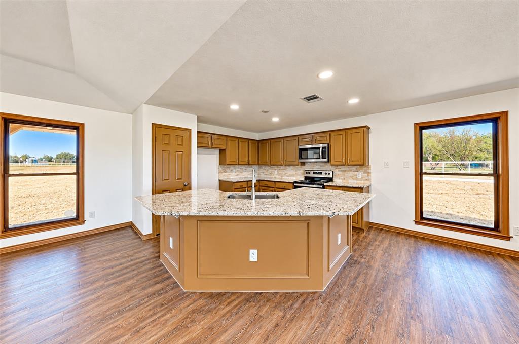 9720 Bluebonnet Drive, Scurry, TX 75158
