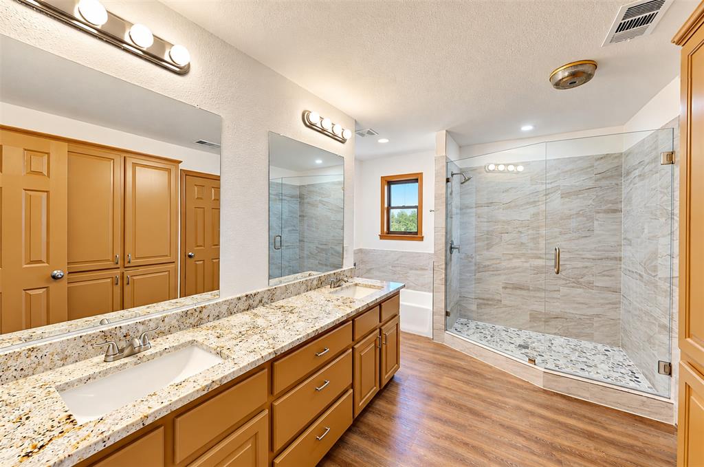 9720 Bluebonnet Drive, Scurry, TX 75158