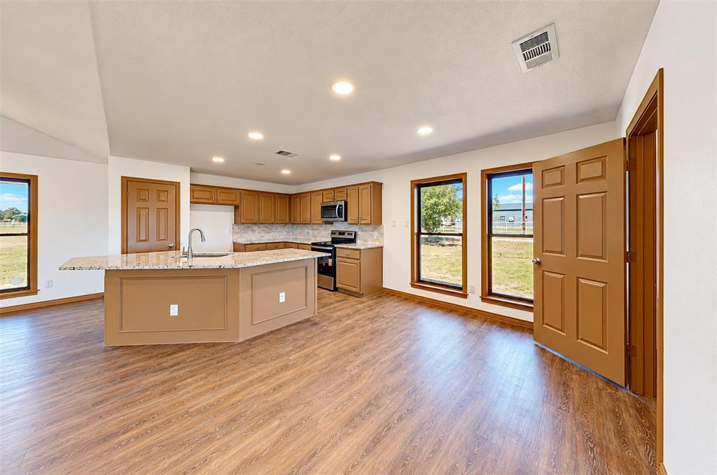 9720 Bluebonnet Drive, Scurry, TX 75158