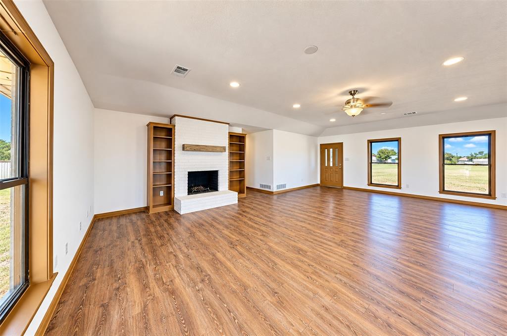 9720 Bluebonnet Drive, Scurry, TX 75158