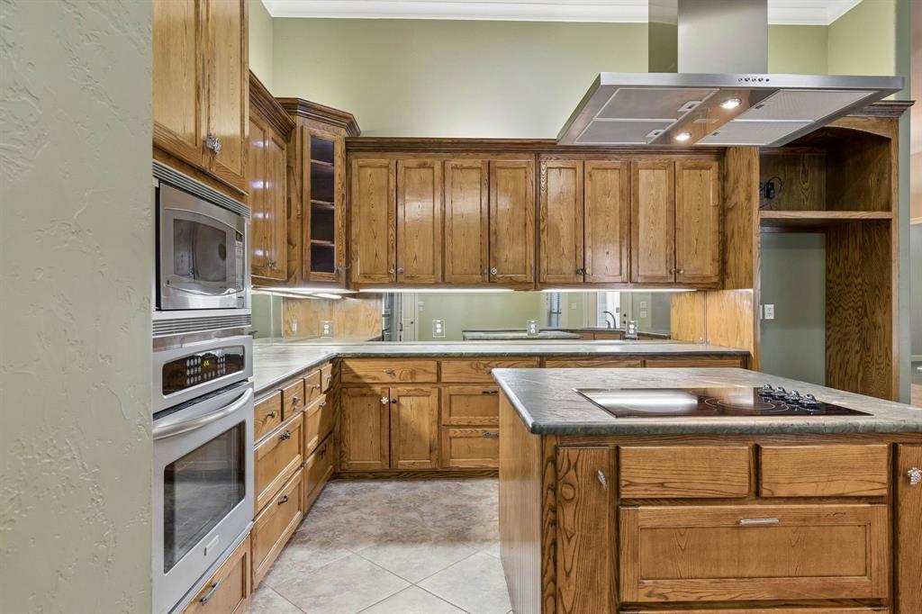 186 Moonlight Drive, Murphy, TX 75094