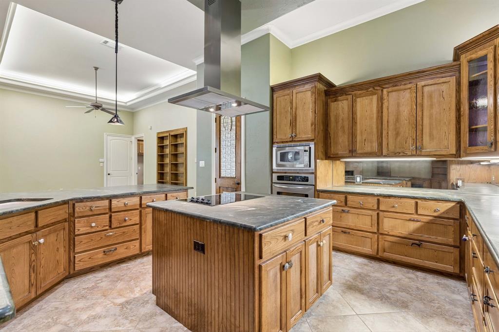 186 Moonlight Drive, Murphy, TX 75094