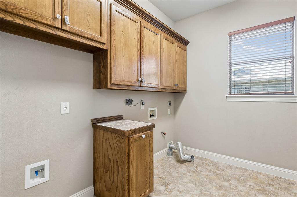 186 Moonlight Drive, Murphy, TX 75094