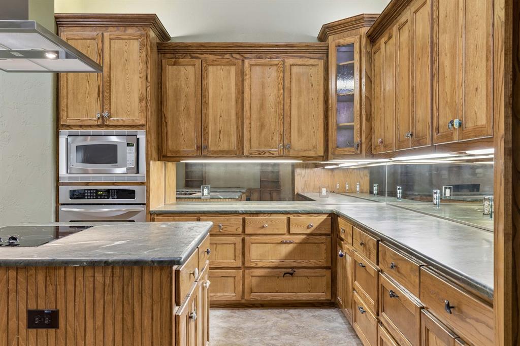 186 Moonlight Drive, Murphy, TX 75094
