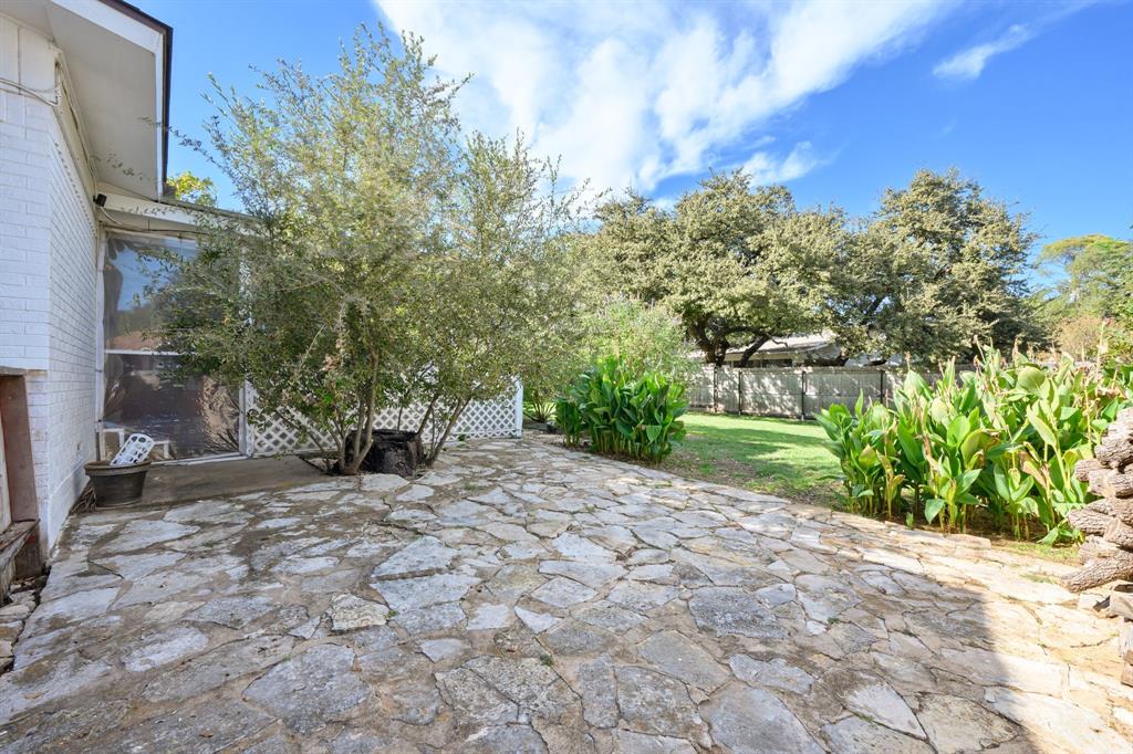 604 Crestview Drive, Granbury, TX 76048