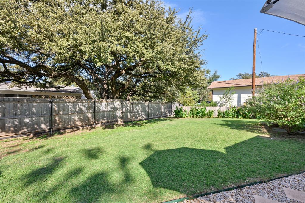 604 Crestview Drive, Granbury, TX 76048