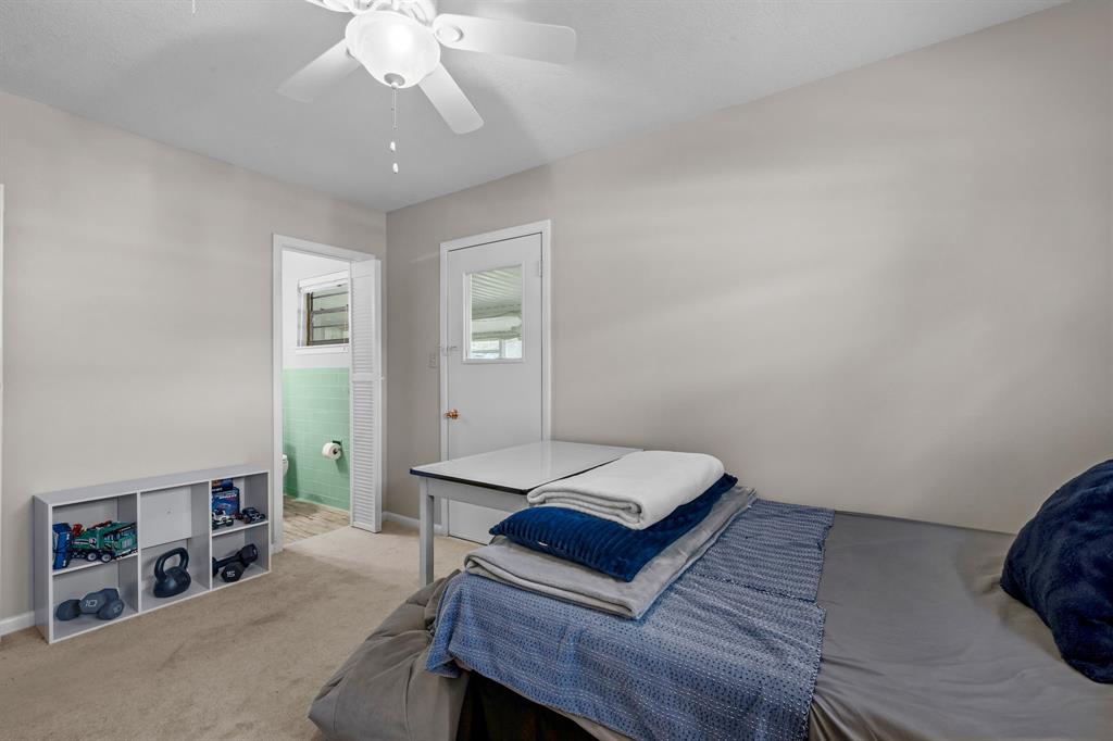604 Crestview Drive, Granbury, TX 76048