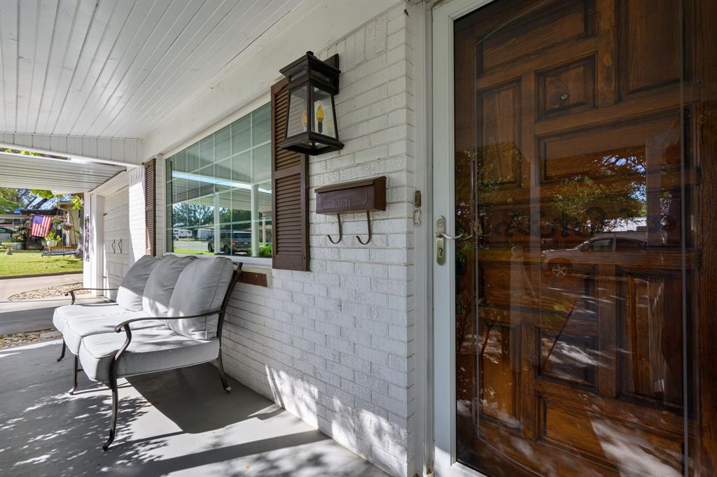 604 Crestview Drive, Granbury, TX 76048 604 Crestview Drive, Granbury, TX 76048