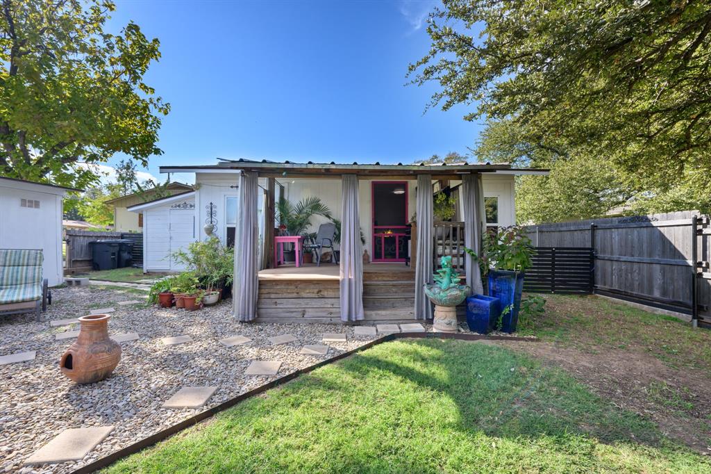 604 Crestview Drive, Granbury, TX 76048