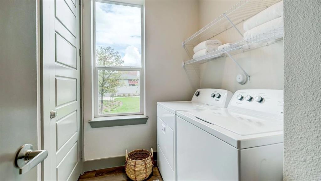 Up to 8 weeks Free on Select Units!