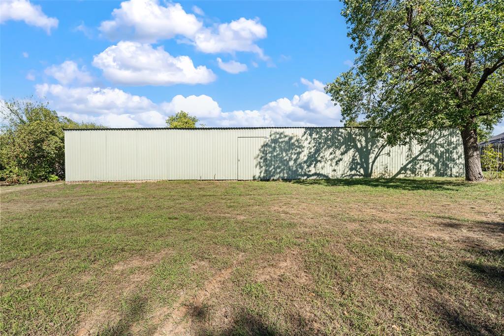 1105 Beard Avenue, Robinson, TX 76706