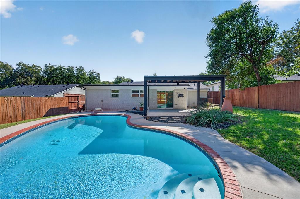 721 Owensons Drive, Dallas, TX 75224