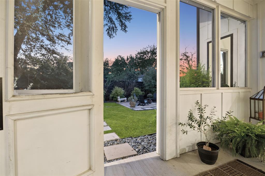 523 Cameron Avenue, Dallas, TX 75223