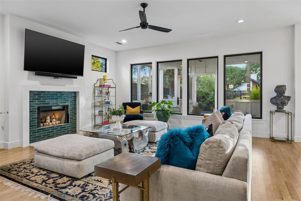 523 Cameron Avenue, Dallas, TX 75223 523 Cameron Avenue, Dallas, TX 75223