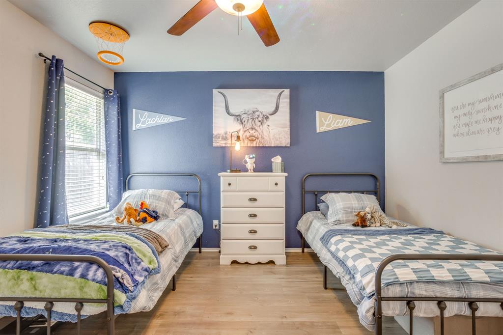 4002 Sapphire Lane, Granbury, TX 76049