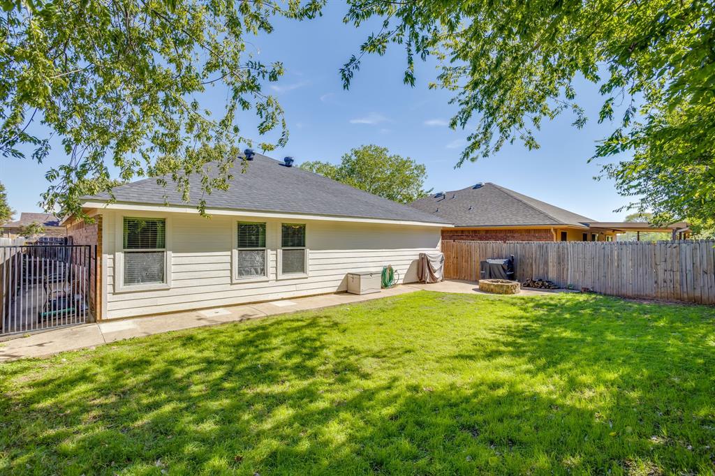 4002 Sapphire Lane, Granbury, TX 76049