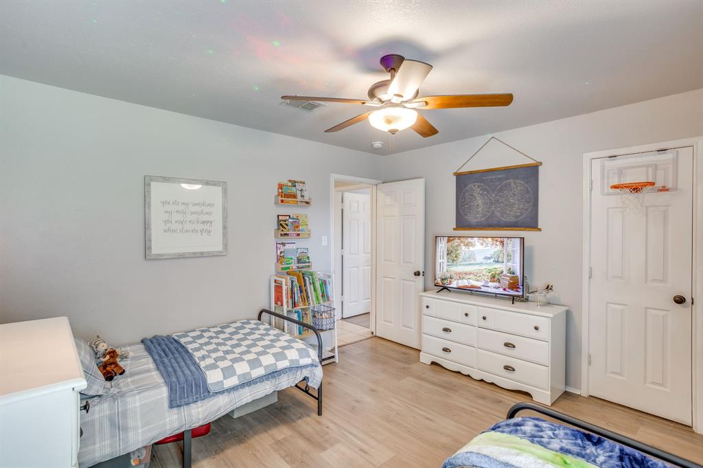 4002 Sapphire Lane, Granbury, TX 76049