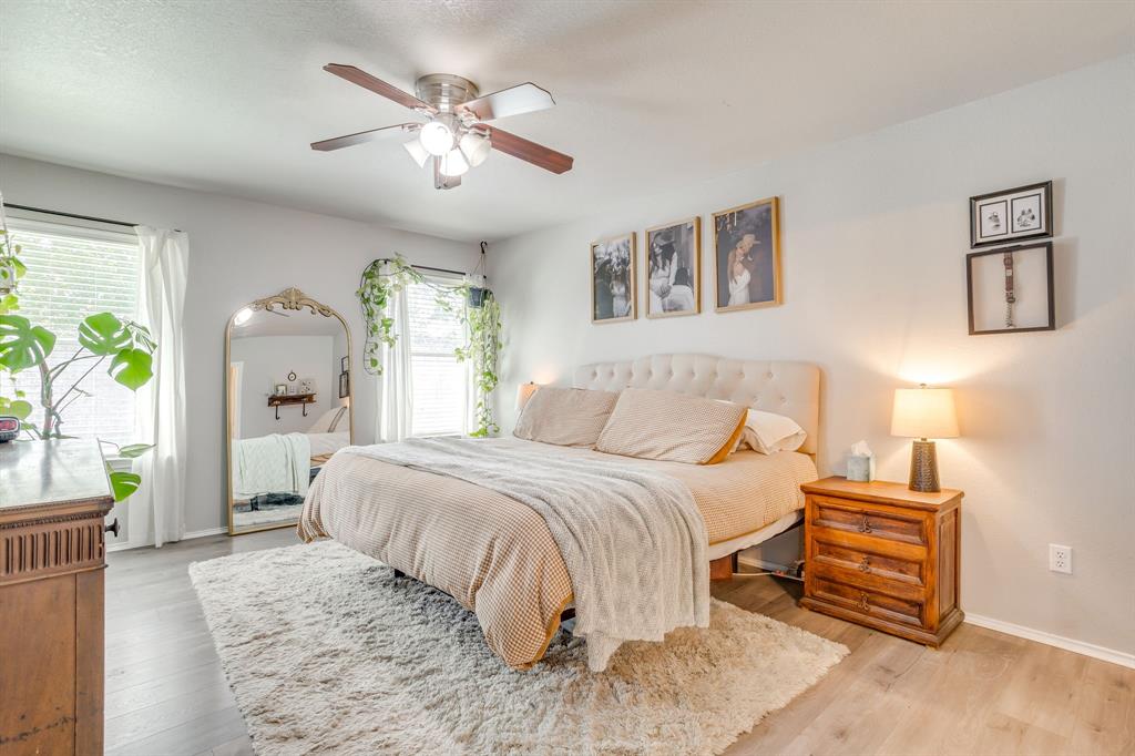 4002 Sapphire Lane, Granbury, TX 76049