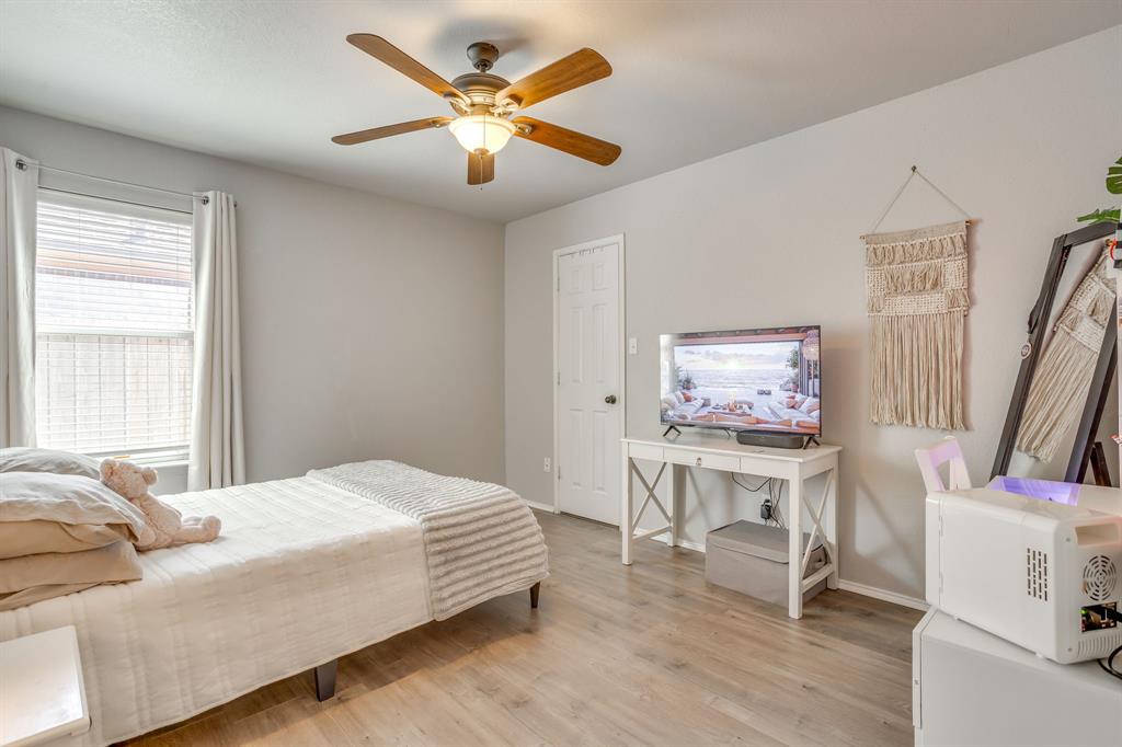 4002 Sapphire Lane, Granbury, TX 76049