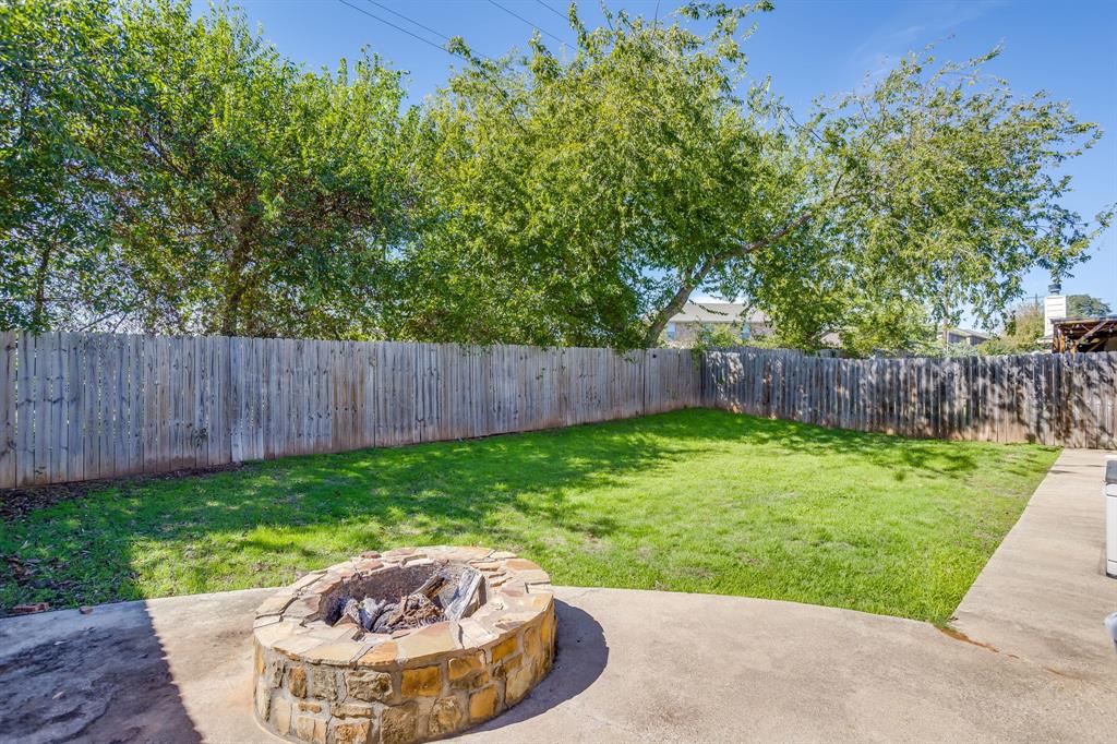 4002 Sapphire Lane, Granbury, TX 76049