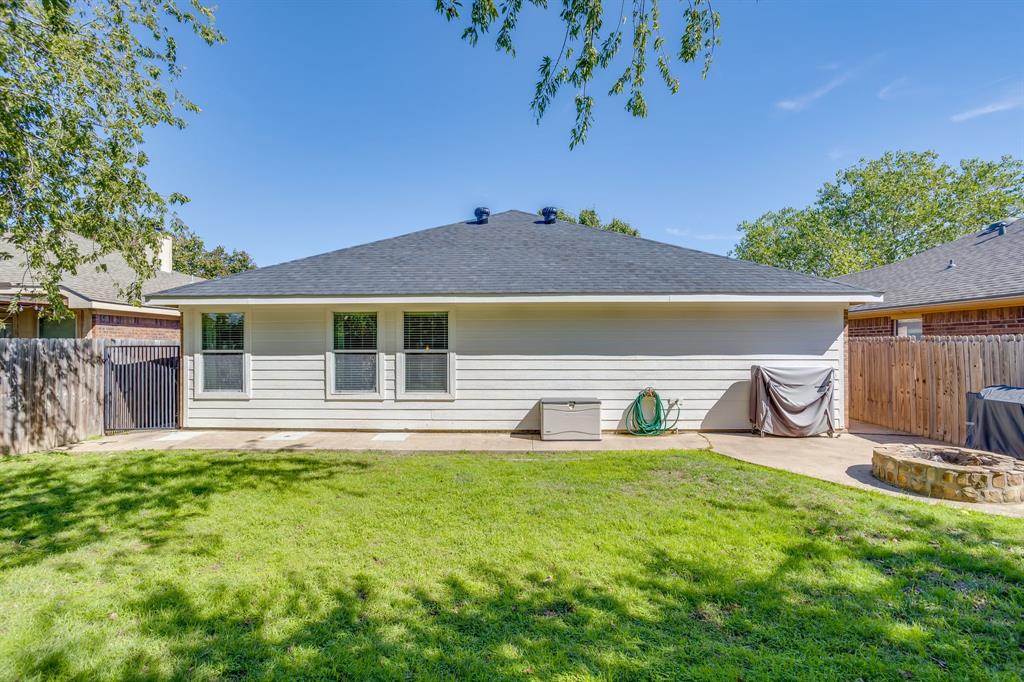 4002 Sapphire Lane, Granbury, TX 76049