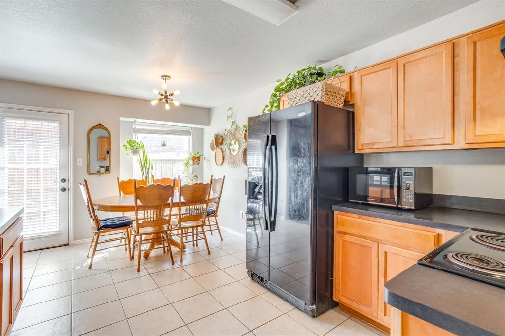 4002 Sapphire Lane, Granbury, TX 76049