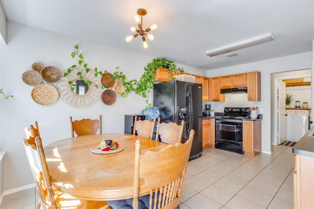 4002 Sapphire Lane, Granbury, TX 76049 4002 Sapphire Lane, Granbury, TX 76049