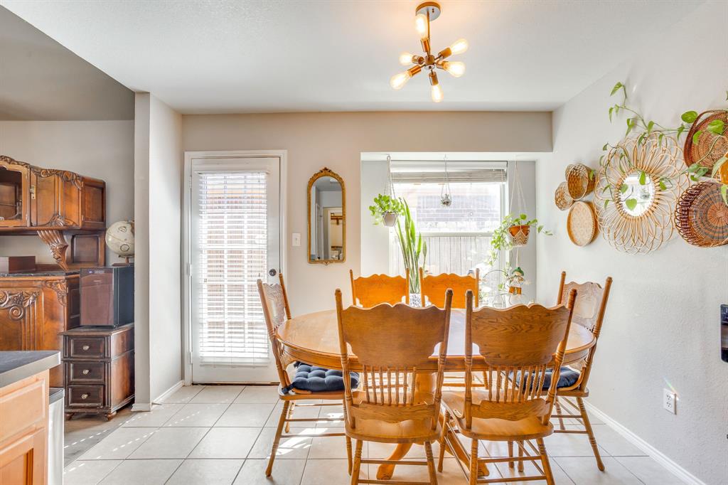 4002 Sapphire Lane, Granbury, TX 76049