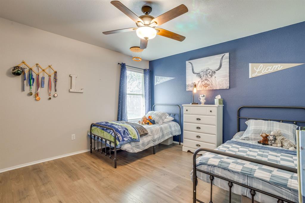 4002 Sapphire Lane, Granbury, TX 76049