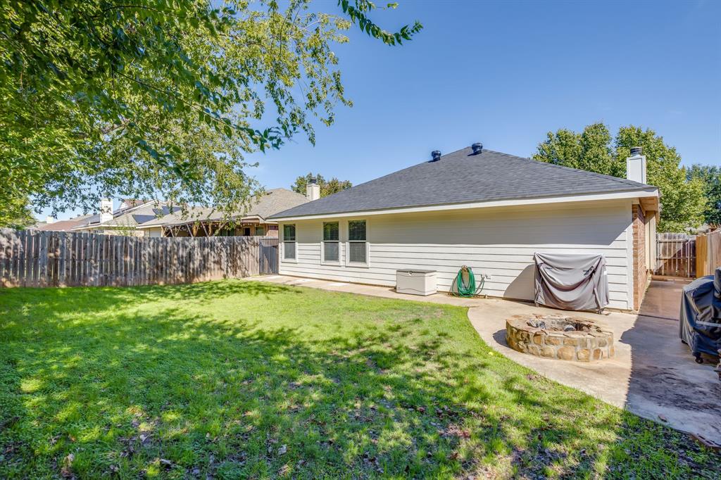 4002 Sapphire Lane, Granbury, TX 76049