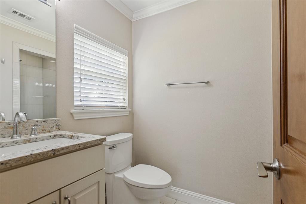 Ensuite shower bath - 2nd bedroom