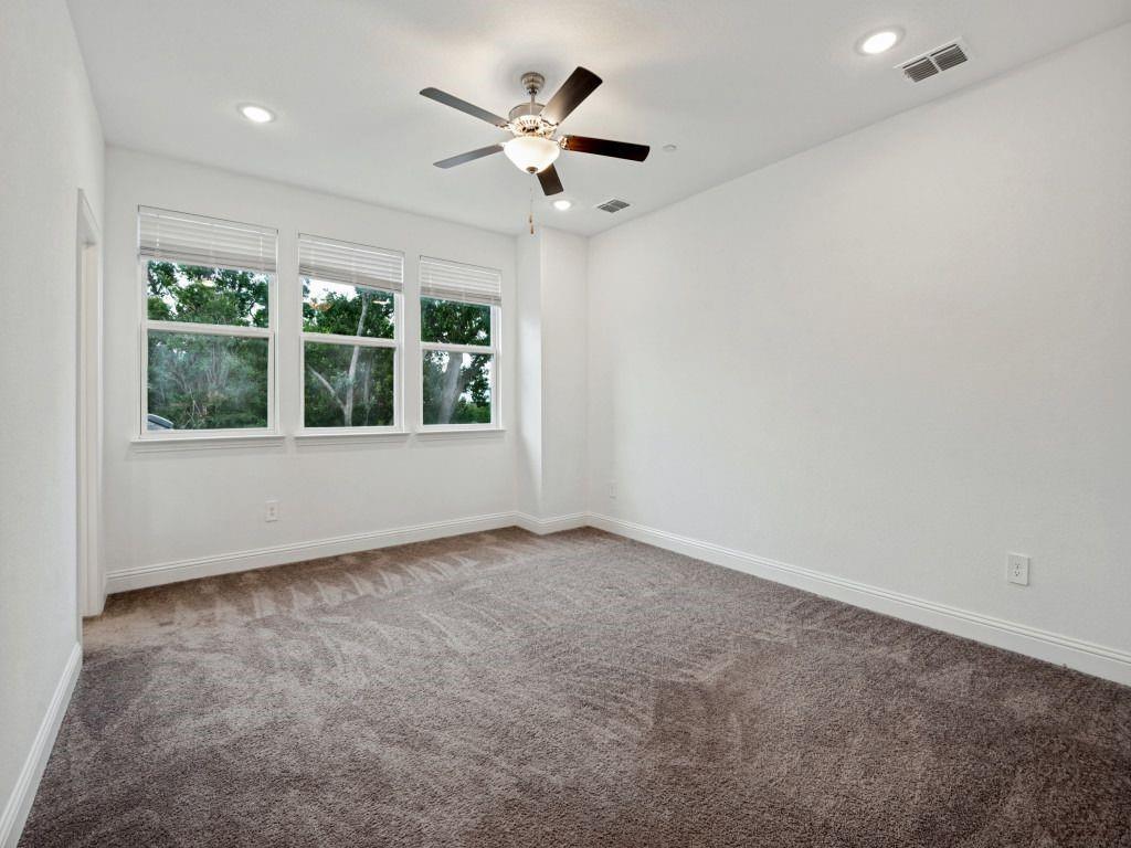 1024 Thomas Place, Carrollton, TX 75006